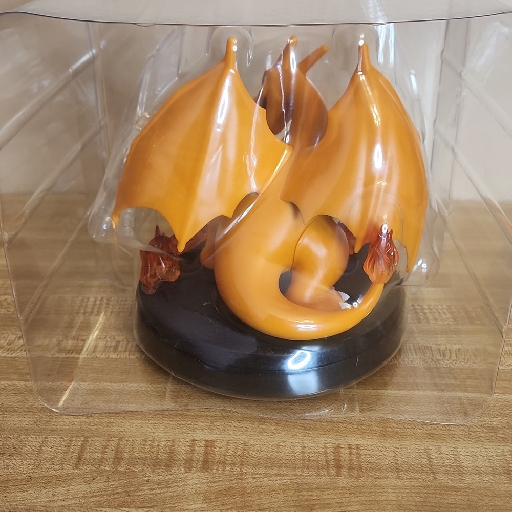 Charizard Figure with Flames - Picture 2 of 4